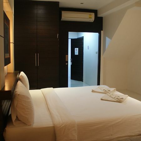 New International Guest House Patong Exterior photo